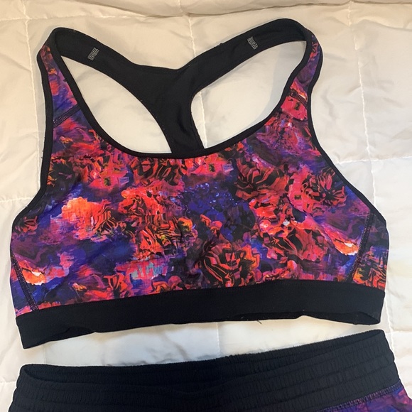 Champion matching active set - Picture 2 of 4